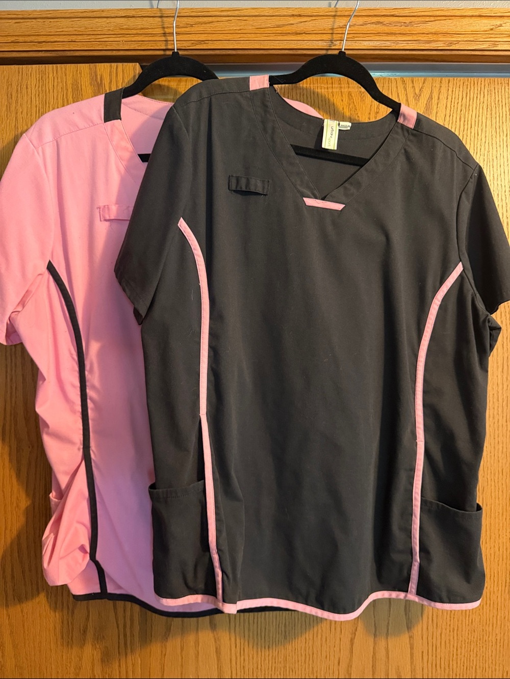 Urbane Scrub Tops - Black & Pink